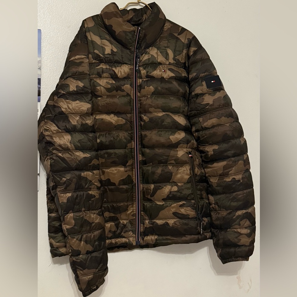 Tommy Hilfiger Men's Brown Camouflage Puffer Jacket